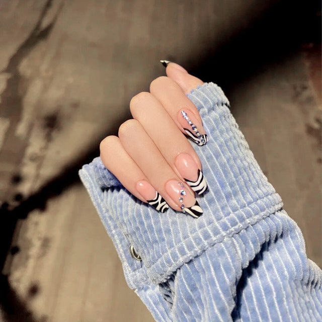 24pcs False press-on nails with a pattern Peach heart wear finished tablet nail art  removable Manicure beautiful false nails